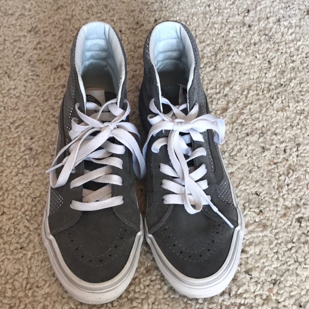 Women’s grey vans